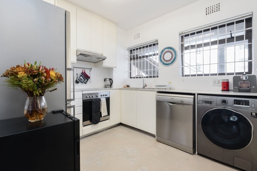 To Let 2 Bedroom Property for Rent in Three Anchor Bay Western Cape